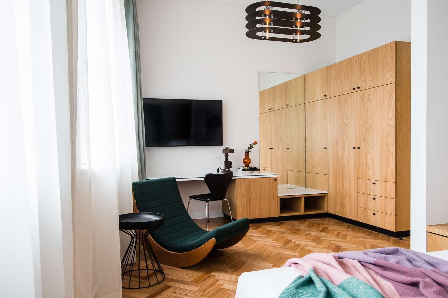 סידני The Old Clare By Ode Hotels מראה חיצוני תמונה A bedroom with a flat screen television